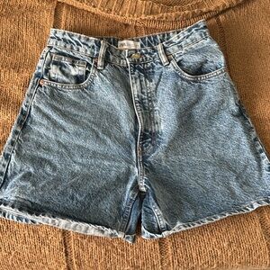 Zara mom shorts size 6 perfect condition